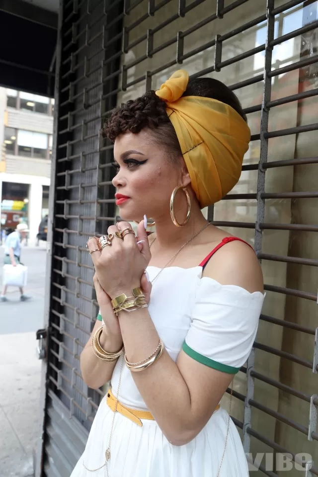 Video: Andra Day - Gold